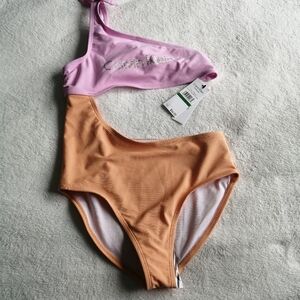Calvin Klein L